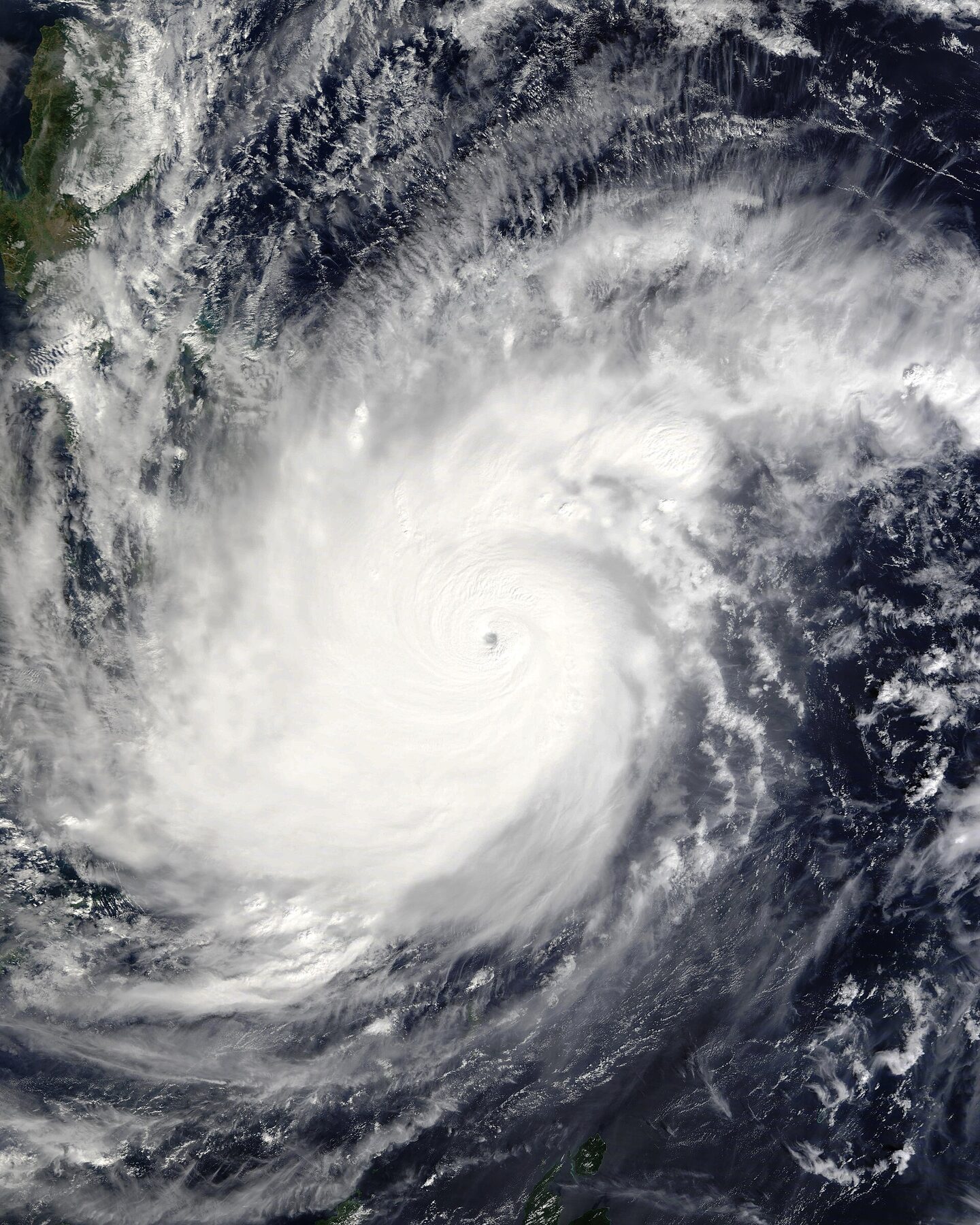 Super Typhoon Rai (Odette) at peak intensity off Siargao, 16 December 2021