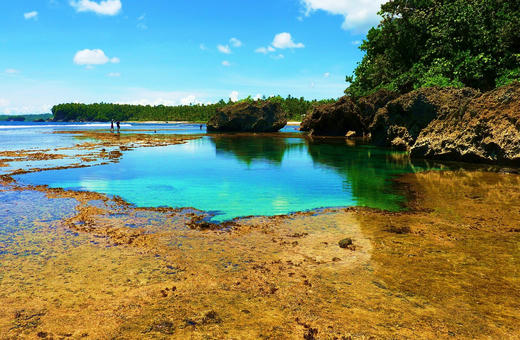 The Magpupungko rock pools at low tide, Pilar, Siargao