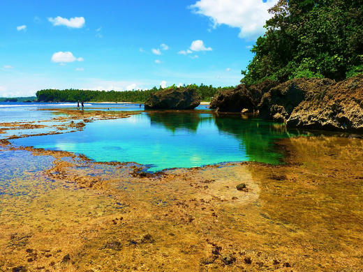 The Magpupungko rock pools at low tide, Pilar, Siargao